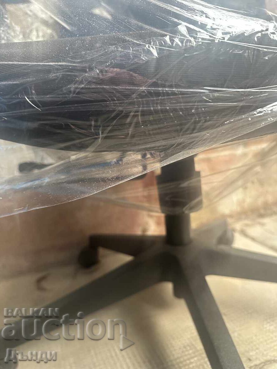 Офис стол с цена € 25.00 | 48.90 лв. Офис стол с цена € 25.00 | 48.90 лв.