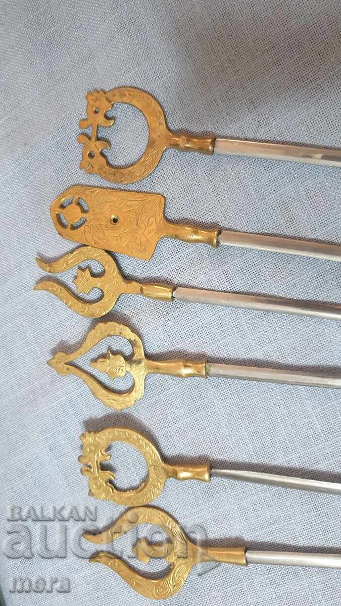 Σιδερένια σουβλάκια για μπάρμπεκιου με ορειχάλκινα διακοσμητικά άκρα με τιμή € 33.00 | 64.54 BGN