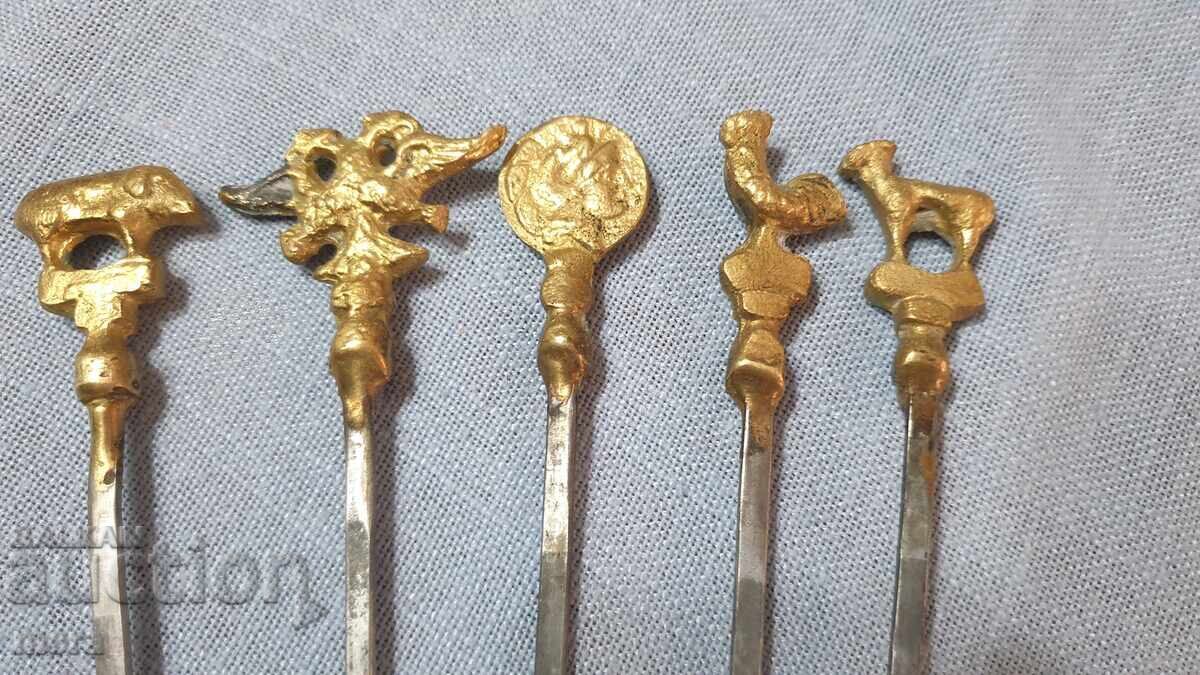 Стоманени шишове за барбекю с месингови накрайници-орнаменти с цена € 20.00 | 39.12 лв.