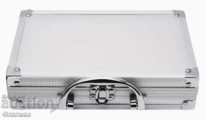 Доставка на Алуминиев куфар за монети, размер 20,7 см./13 см./5 см. Доставка на Алуминиев куфар за монети, размер 20,7 см./13 см./5 см.