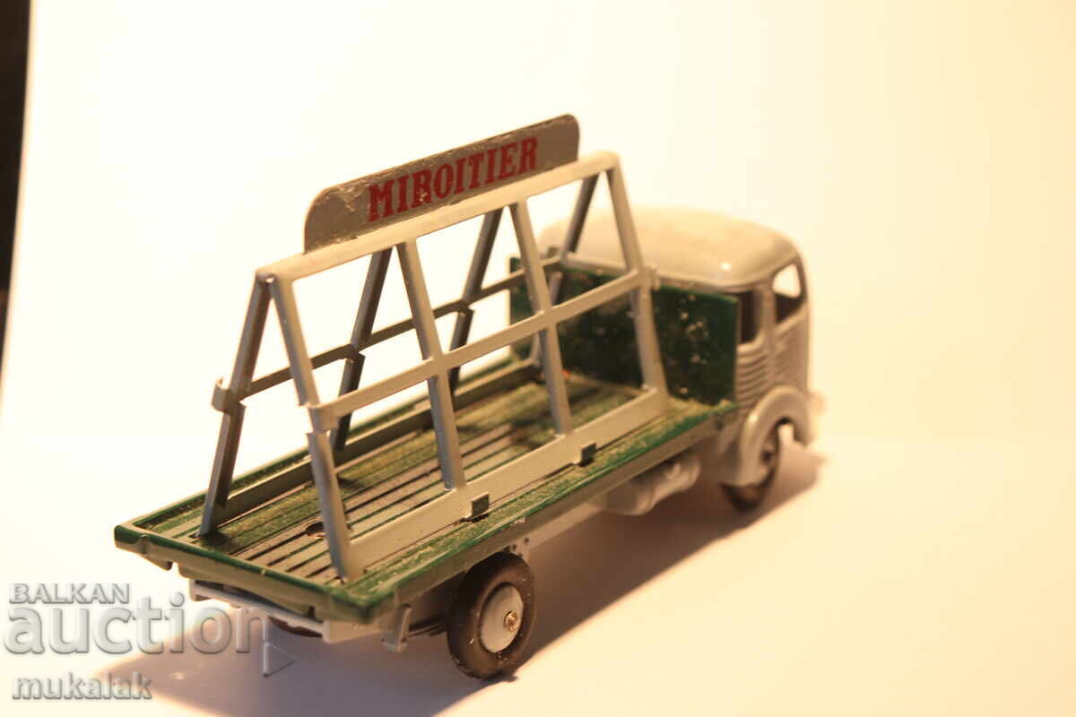 DINKY TOYS SIMCA CARGO TRUCK MODEL - 5