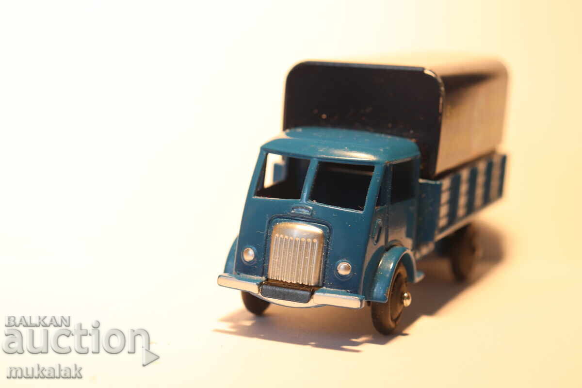 Auction  DINKY TOYS TRUCK CART MODEL