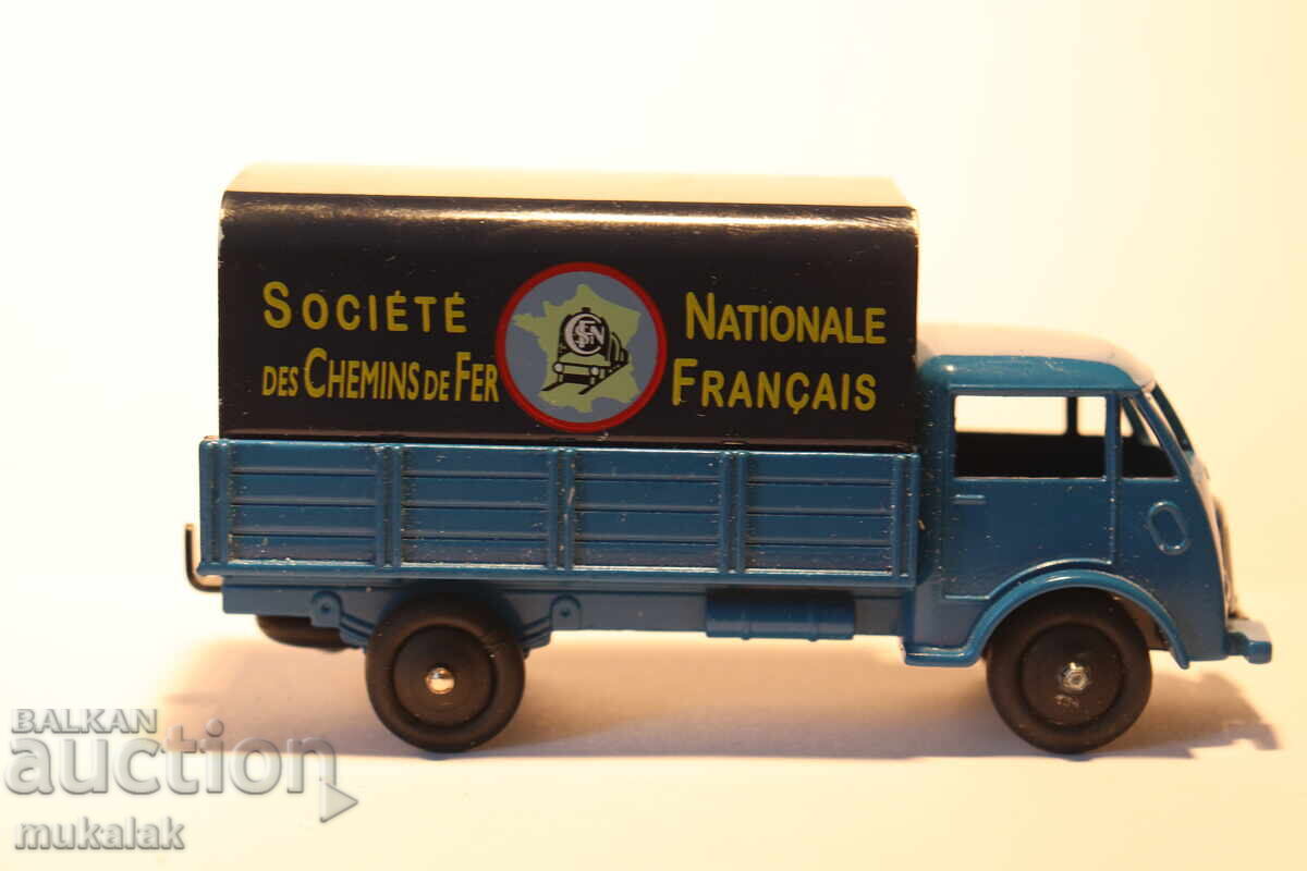 Delivery of DINKY TOYS TRUCK CART MODEL