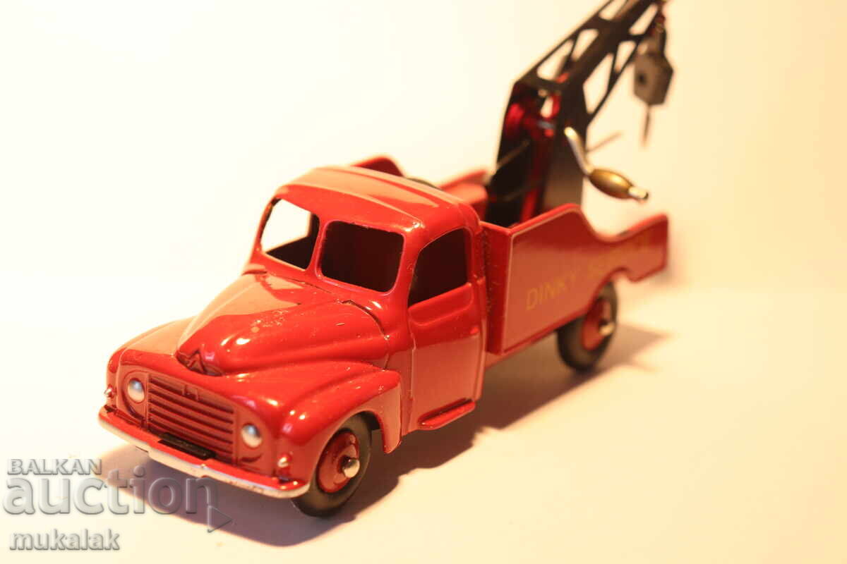 Auction  DINKY TOYS CITROEN 23 REPATRACK SERVICE CAR MODEL