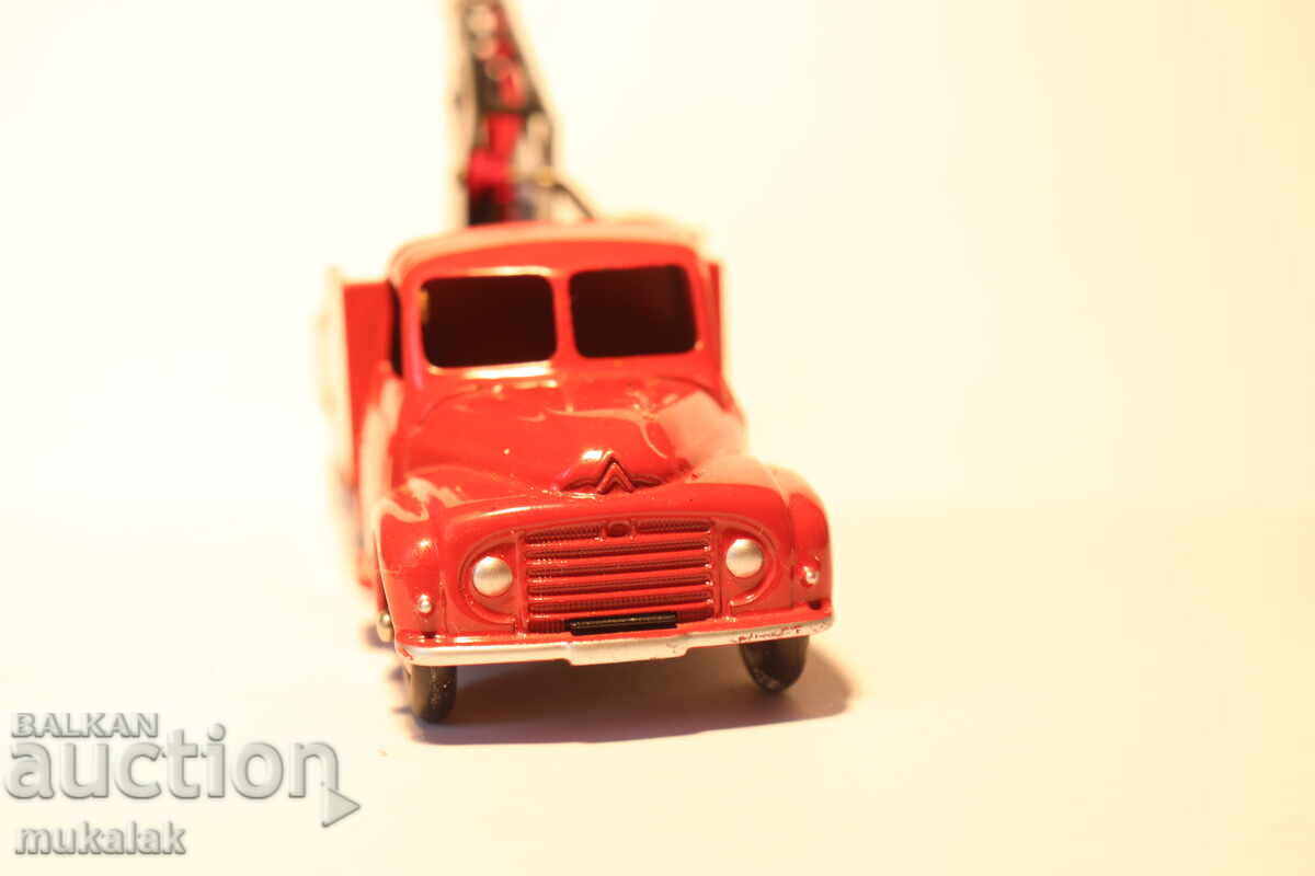 Delivery of DINKY TOYS CITROEN 23 REPATRACK SERVICE CAR MODEL