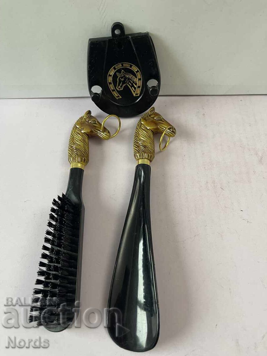 Аукцион Комплект обувалка и четка Аукцион Комплект обувалка и четка