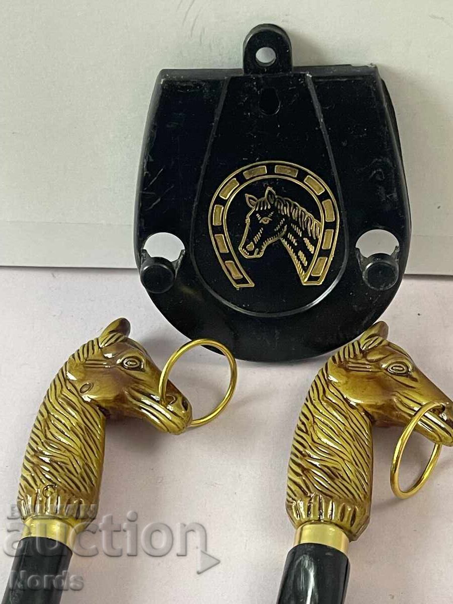 Доставка на Комплект обувалка и четка Доставка на Комплект обувалка и четка