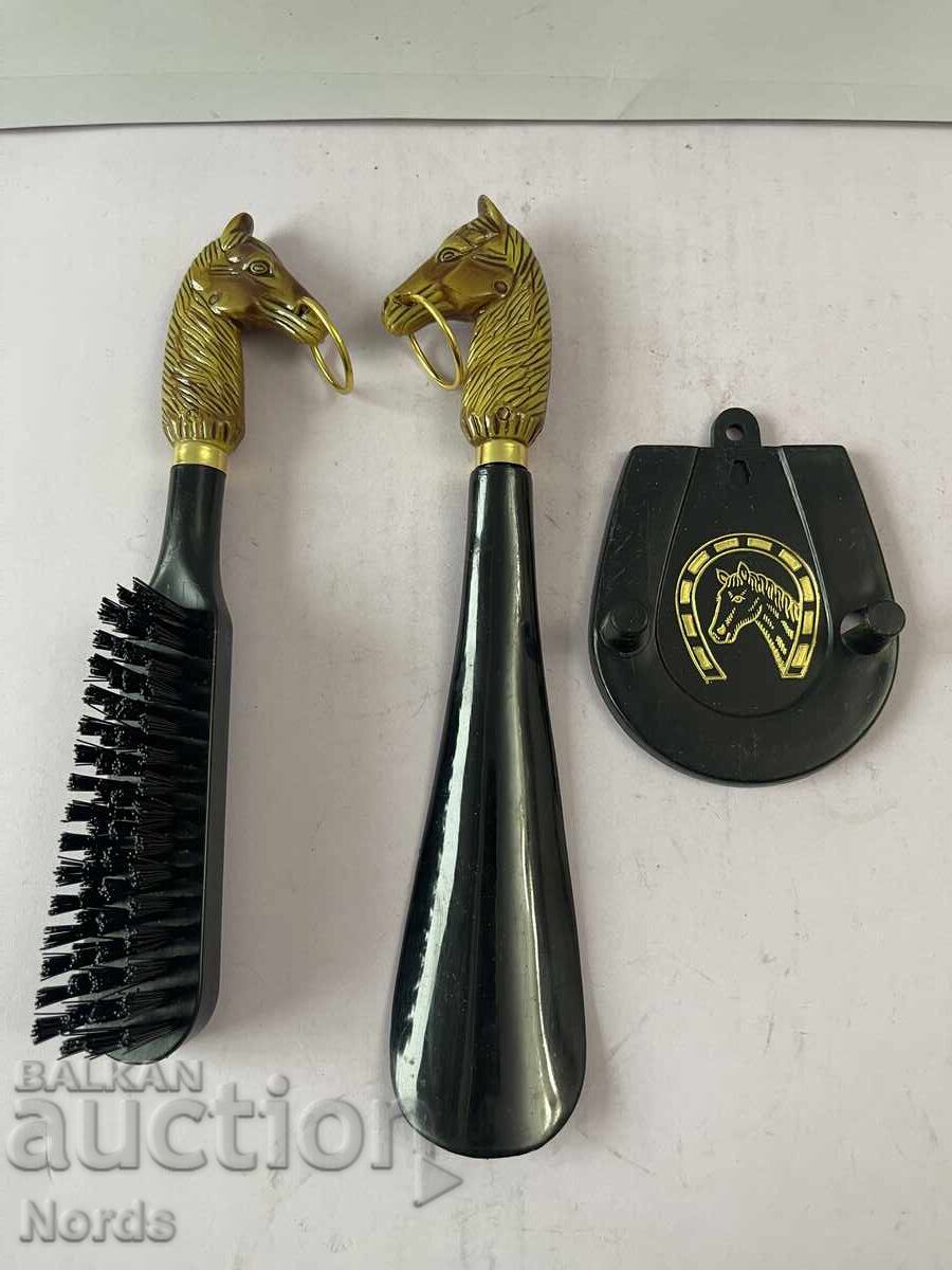 Комплект обувалка и четка Комплект обувалка и четка