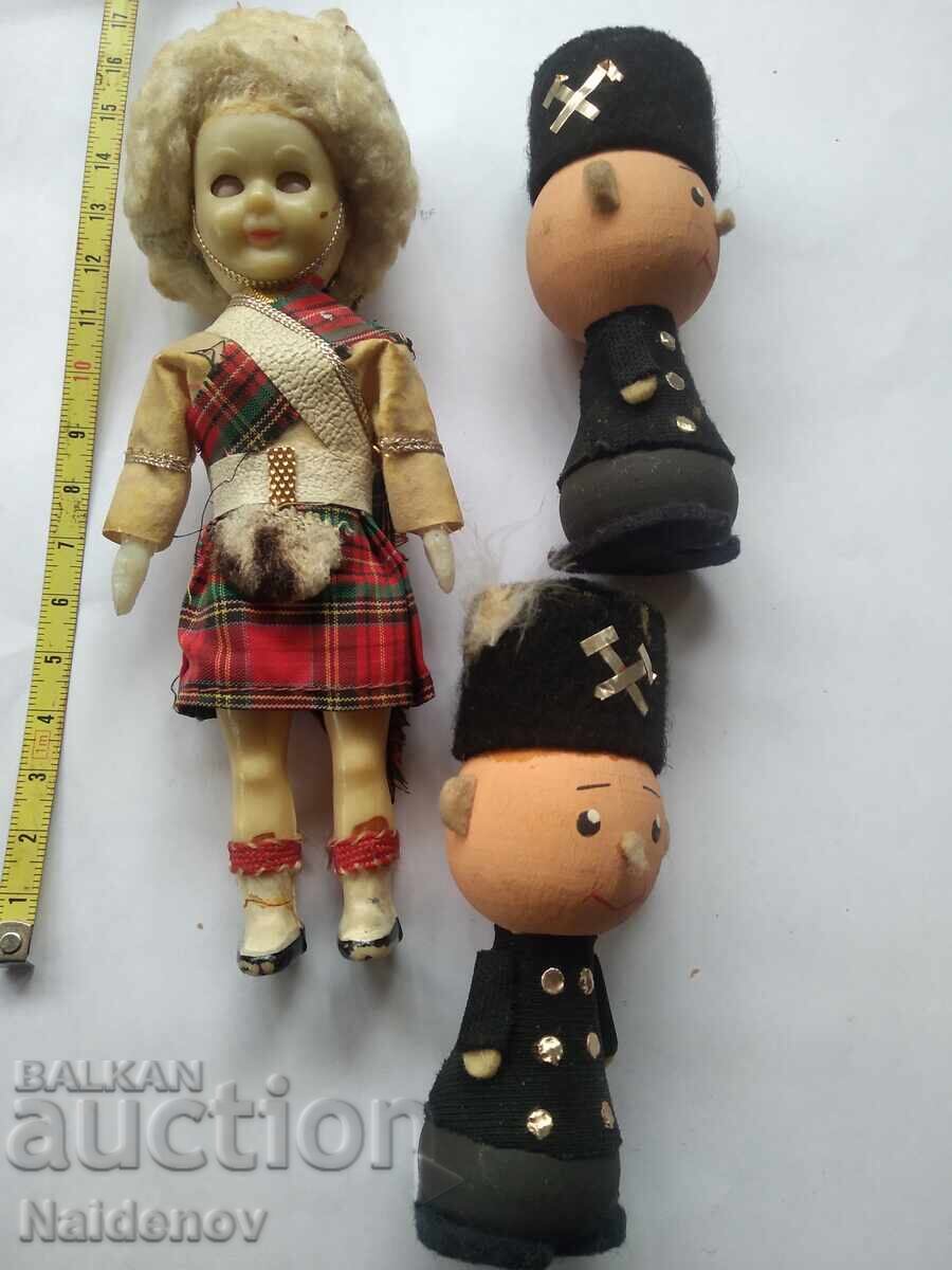Livrarea Păpușă costum popular Scoțian și soldați