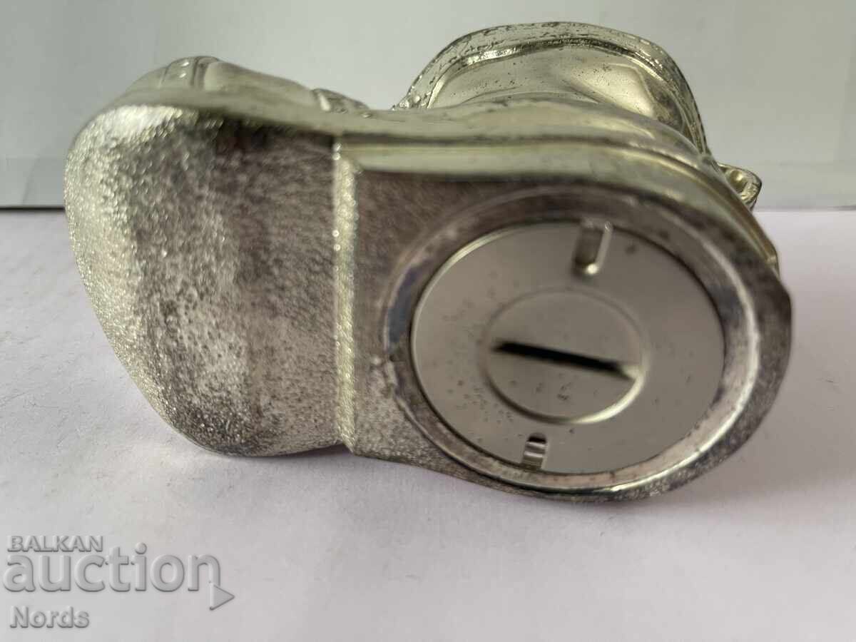 Livrarea Cizmă metalică - pușculiță Livrarea Cizmă metalică - pușculiță