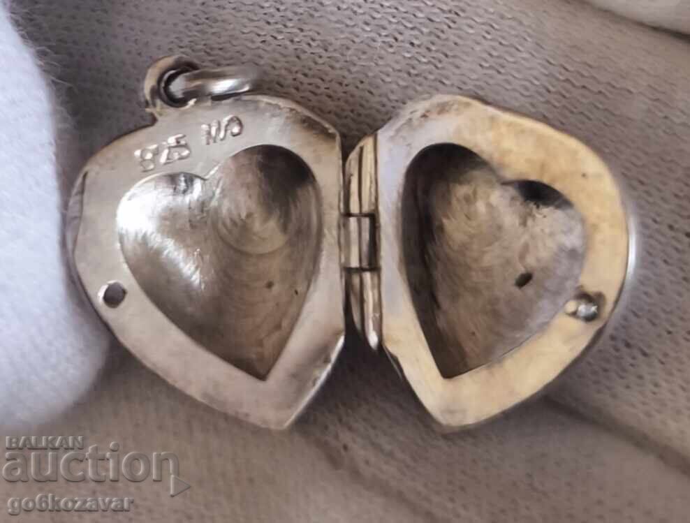 Licitație Medalion de argint inimă care se deschide – stil elegant vintage