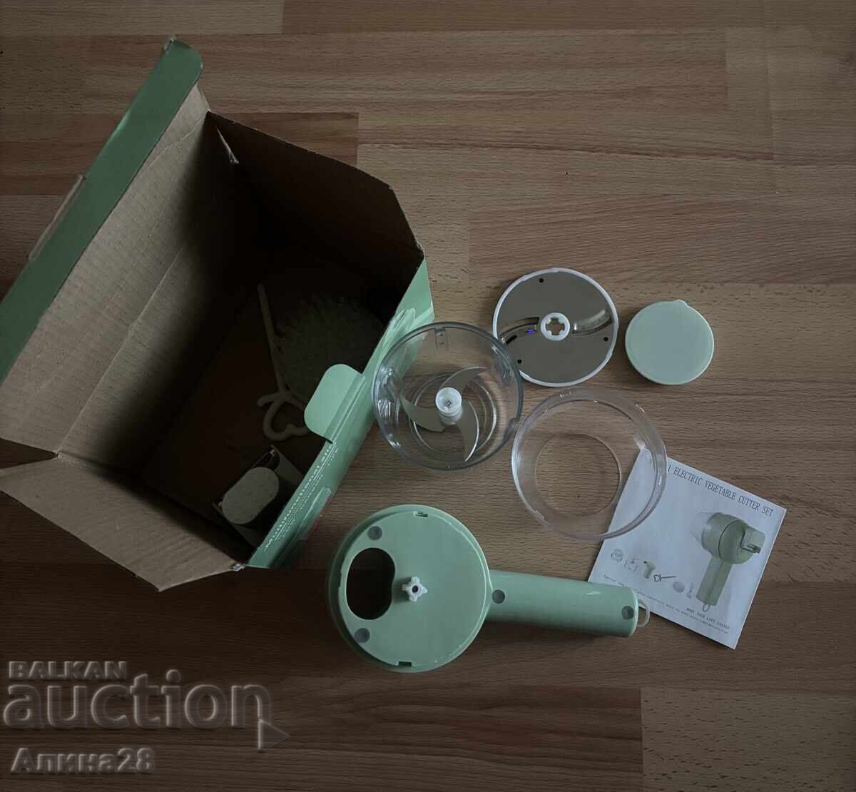 Livrarea Mașină electrică de tăiat legume manuală 4 în 1