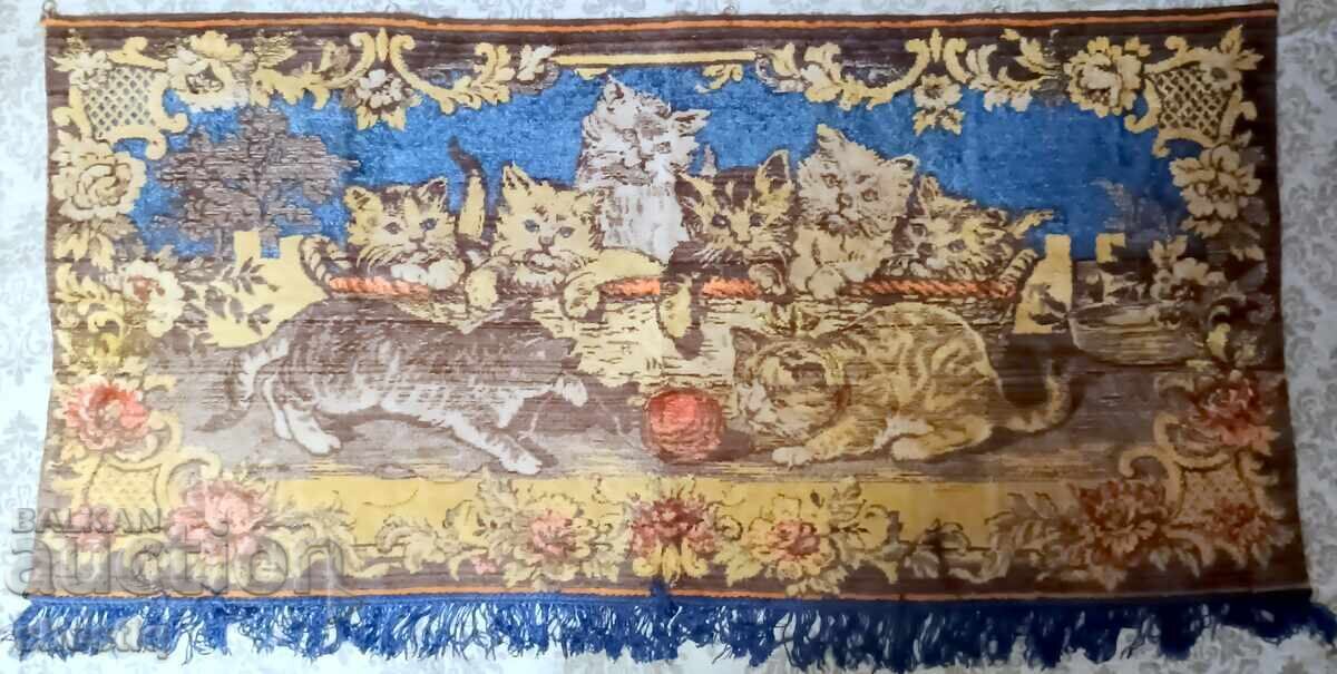 Selling authentic rug with kittens, retro decor from the 70s-80s