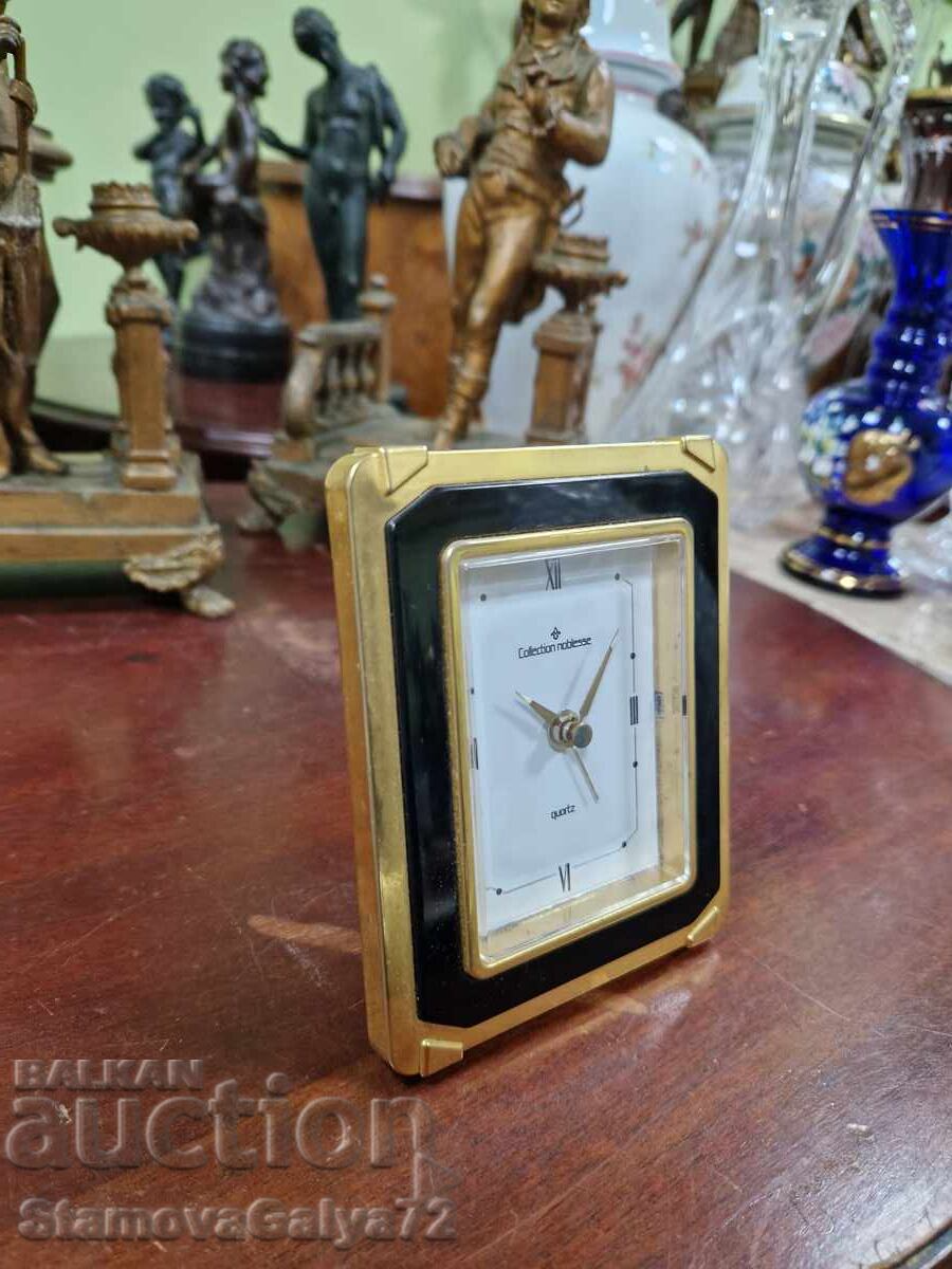 Παράδοση Υπέροχο επιχρυσωμένο επιτραπέζιο ξυπνητήρι Collection Noblesse