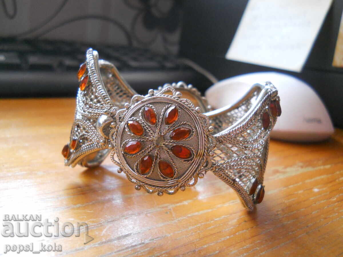 Brățară veche metalică filigranată Brățară veche metalică filigranată