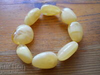 Гривна - имитация на кехлибар