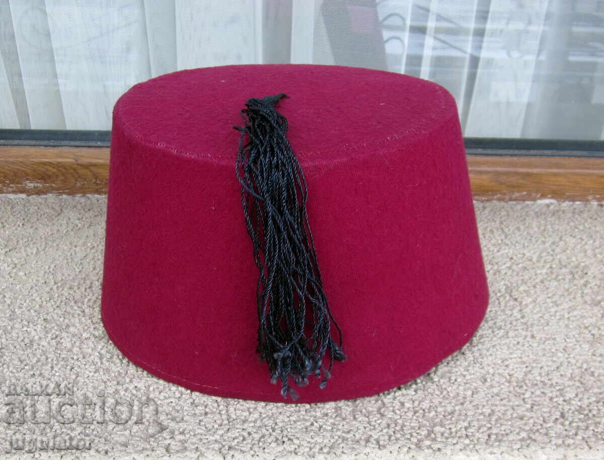 автентичен стар мъжки калпак фес за мъжка фолклорна носия автентичен стар мъжки калпак фес за мъжка фолклорна носия