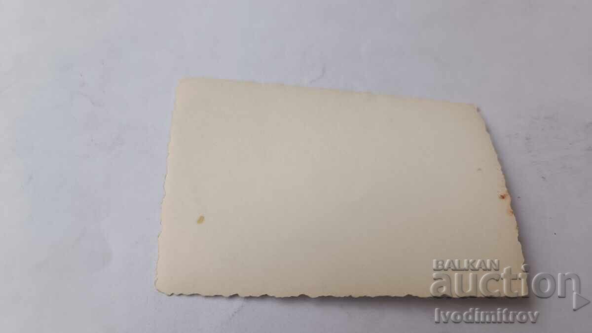 Снимка Ученици със своя учителка на шествие по улицата с цена € 1.24 | 2.43 лв.