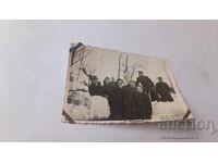 Φωτογραφία Γιογκλάβου Νέοι και κορίτσια στο πάρκο το χειμώνα