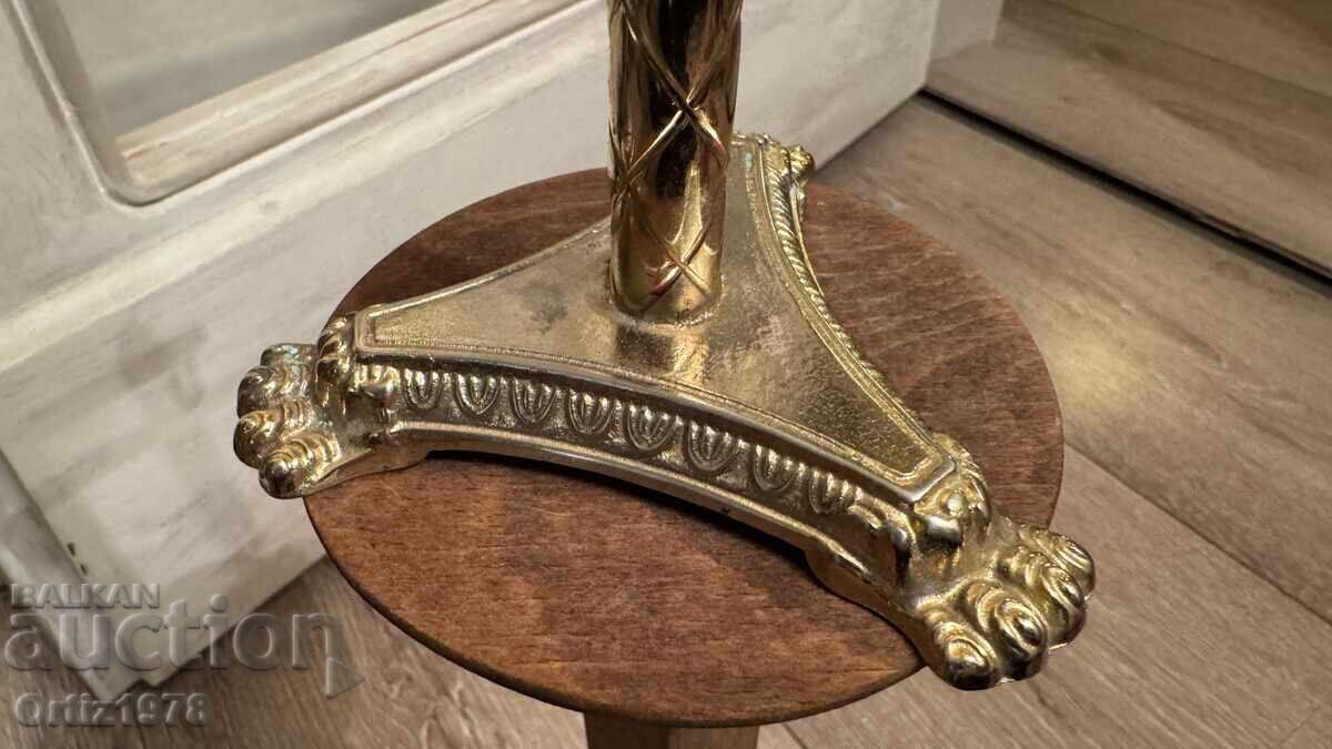 Αντίκα μπρούτζινη βάση κοσμημάτων – στυλ Chippendale, σπάνια! με τιμή € 48.00 | 93.88 BGN Αντίκα μπρούτζινη βάση κοσμημάτων – στυλ Chippendale, σπάνια! με τιμή € 48.00 | 93.88 BGN