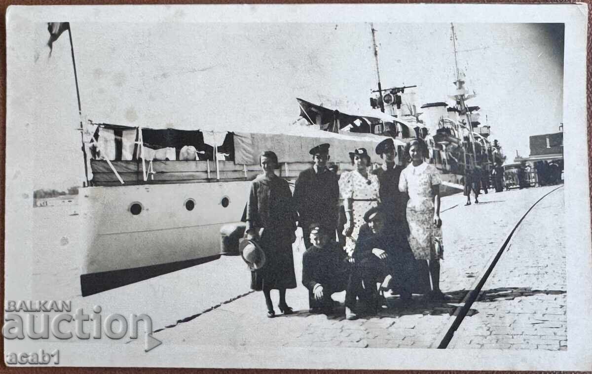 Varna Angliĭskiyat kraĭtser “Delkhi” 1937