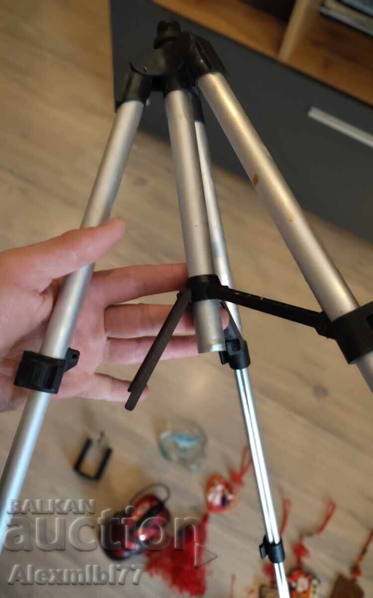 Licitație Trepied din aluminiu (trepied) telefon, amulete chinezești Licitație Trepied din aluminiu (trepied) telefon, amulete chinezești