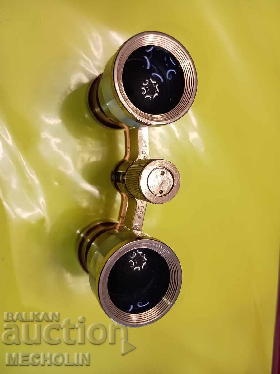 Доставка на Красив театрален бинокъл седеф Доставка на Красив театрален бинокъл седеф