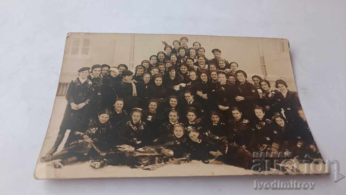 С-ка Видинъ Ученички от IV -а кл. и учителка през зимата