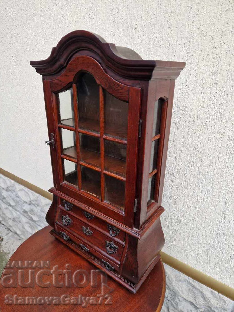 Доставка на Уникална антикварна английска дървена витринка махагон Доставка на Уникална антикварна английска дървена витринка махагон