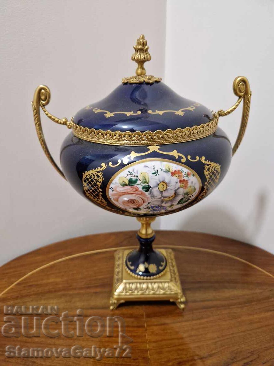 Уникална антикварна френска порцеланова купа Limoges Уникална антикварна френска порцеланова купа Limoges