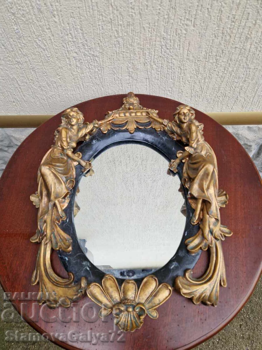 Oglindă antică franceză superbă, stil Secession cu preț € 188.00 | 367.70 BGN Oglindă antică franceză superbă, stil Secession cu preț € 188.00 | 367.70 BGN