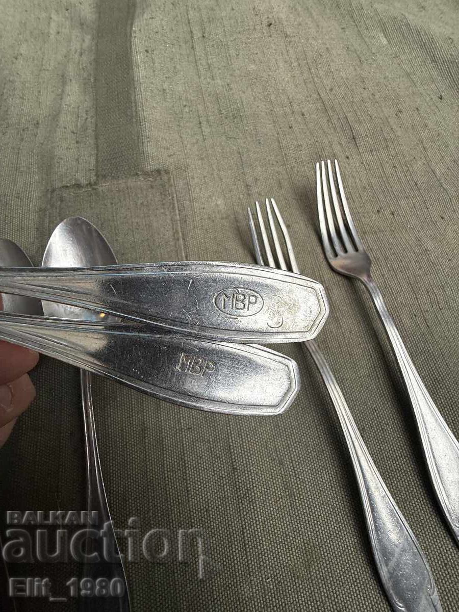 Παράδοση Πηρούνια και κουτάλια από το τραπέζι του Υπουργείου Εσωτερικών