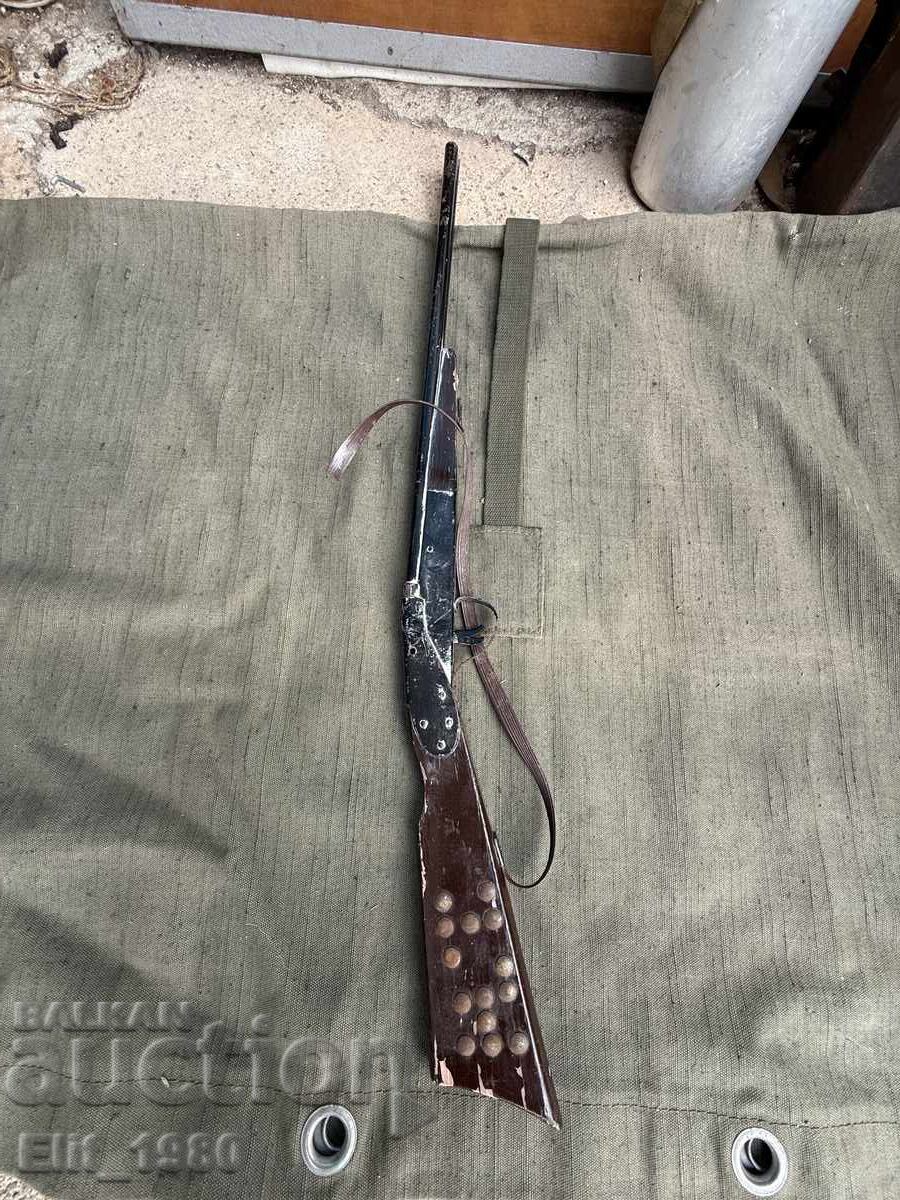 Стара детска ловна пушка с цена € 25.00 | 48.90 лв. Стара детска ловна пушка с цена € 25.00 | 48.90 лв.