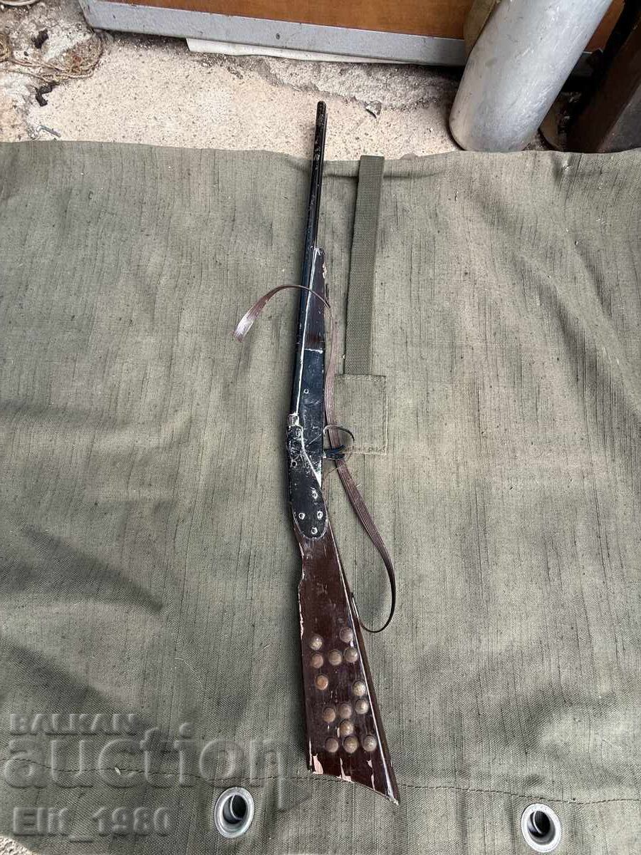 Old children's hunting rifle with price € 20.00 | 39.12 BGN