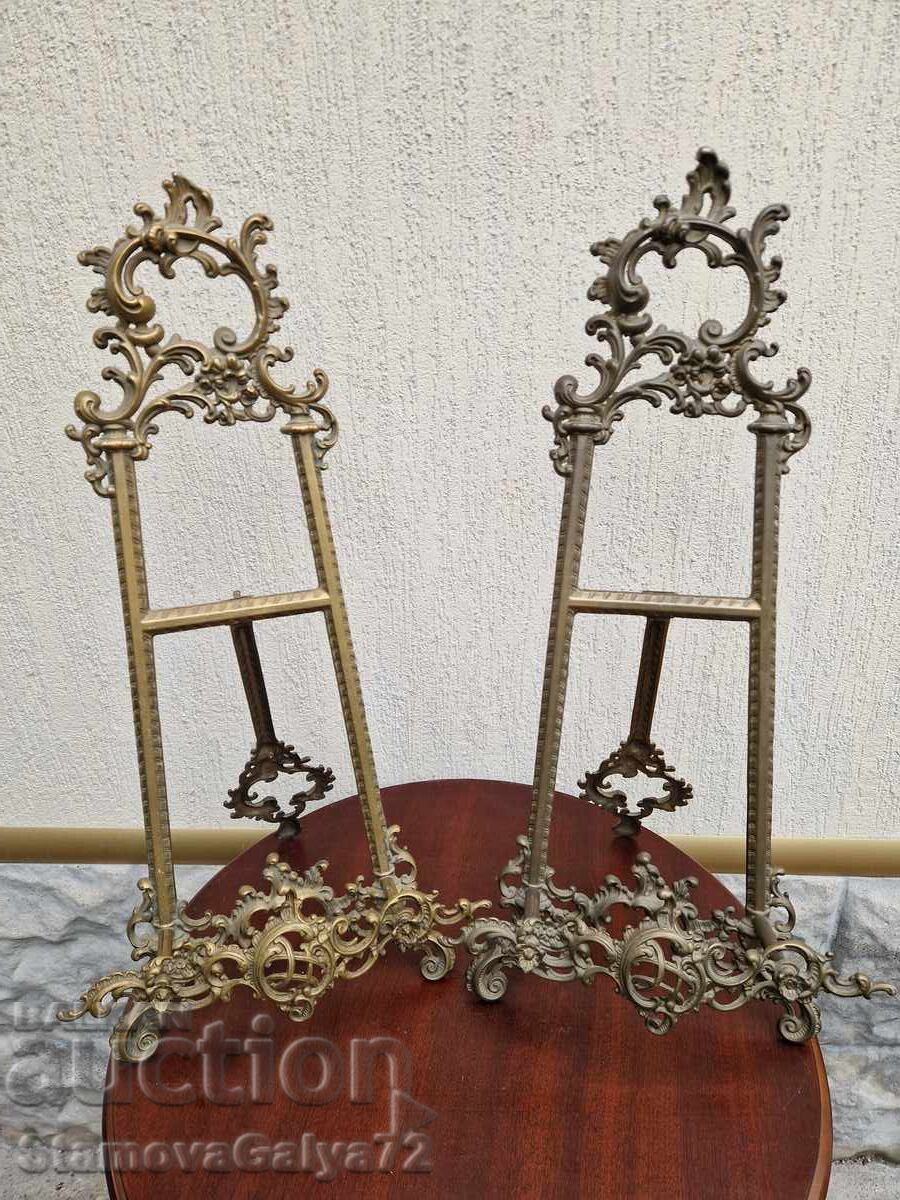 Δύο υπέροχα αντίκες μπρούτζινα σταντ με τιμή € 244.00 | 477.22 BGN