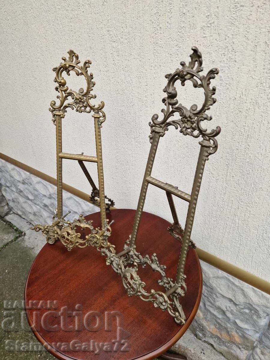 Δημοπρασία Δύο υπέροχα αντίκες μπρούτζινα σταντ Δημοπρασία Δύο υπέροχα αντίκες μπρούτζινα σταντ