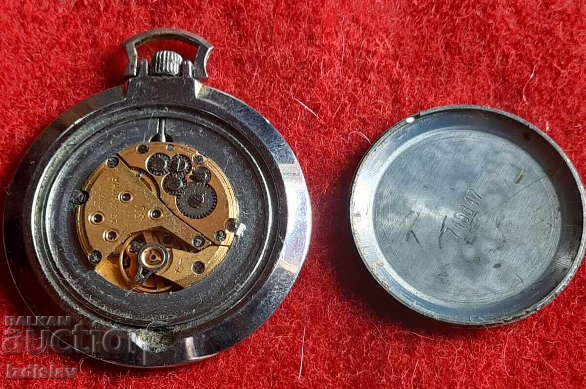 Licitație Ceas de buzunar sovietic pentru piese Licitație Ceas de buzunar sovietic pentru piese