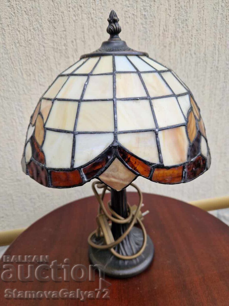 Licitație Frumoasă lampă de noptieră antică Tiffany Licitație Frumoasă lampă de noptieră antică Tiffany