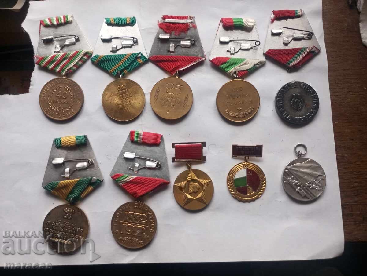 Vechi medalii și plachete socialiste cu preț € 25.00 | 48.90 BGN Vechi medalii și plachete socialiste cu preț € 25.00 | 48.90 BGN