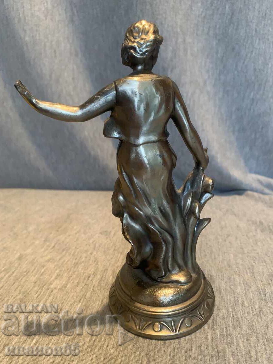 Auction  figurine figure