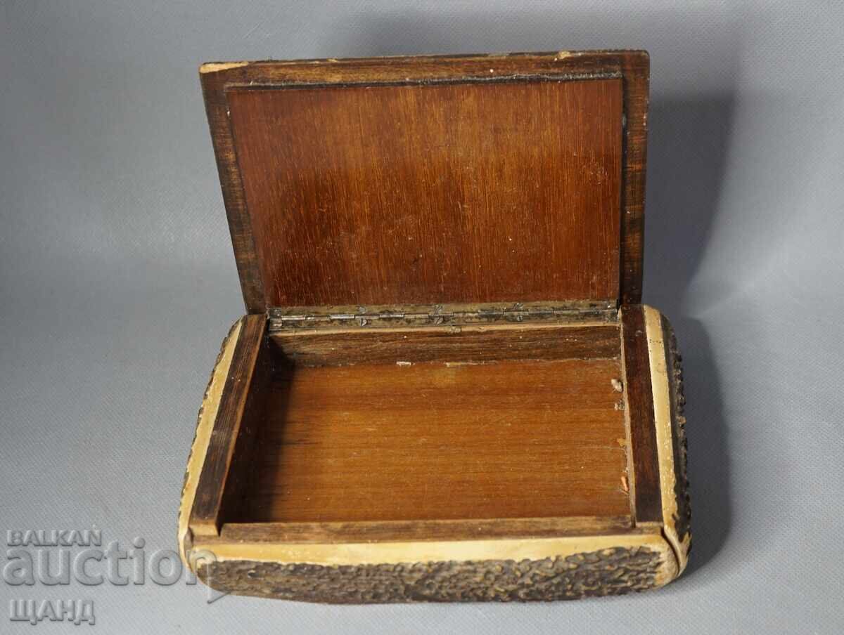 Παλιό ξύλινο κουτί πούρων