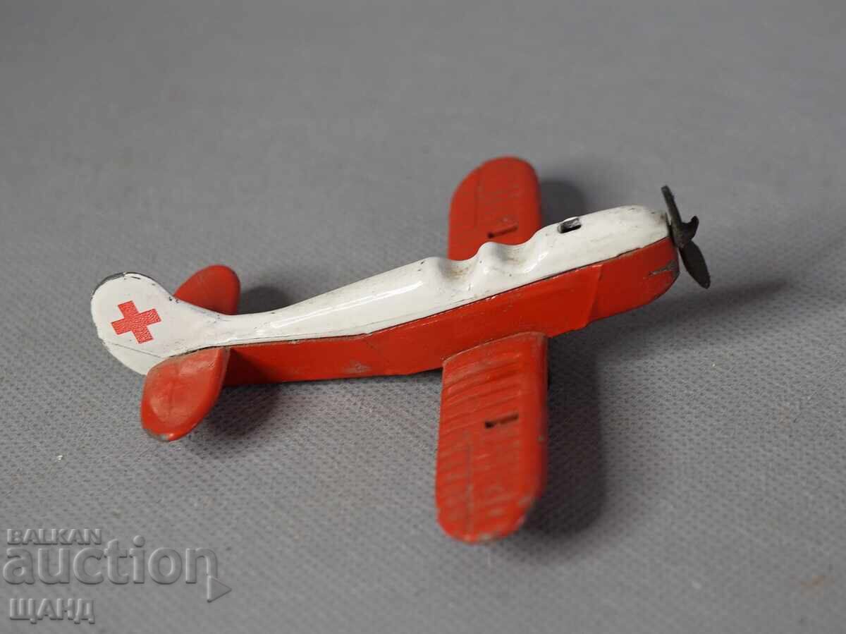 Аукцион Стара метална играчка модел самолет червен кръст