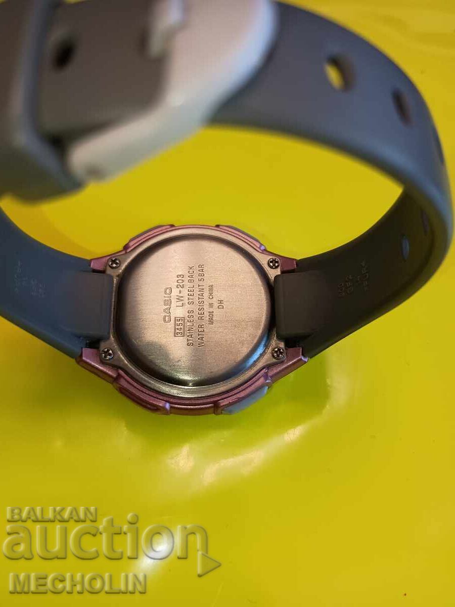 Delivery of COLLECTOR'S WATCH Casio