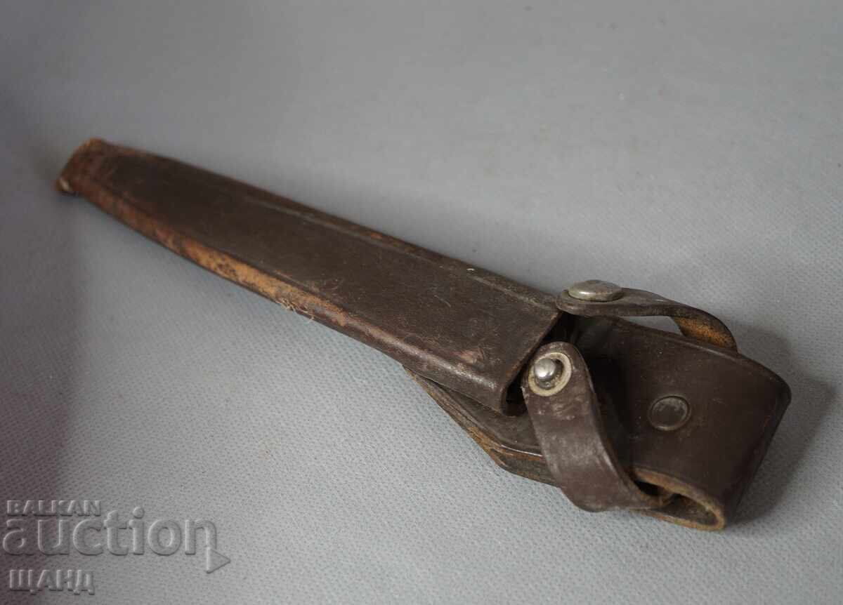 Стара Военна кожена кания за нож,кортик,кама с цена € 10.45 | 20.44 лв.