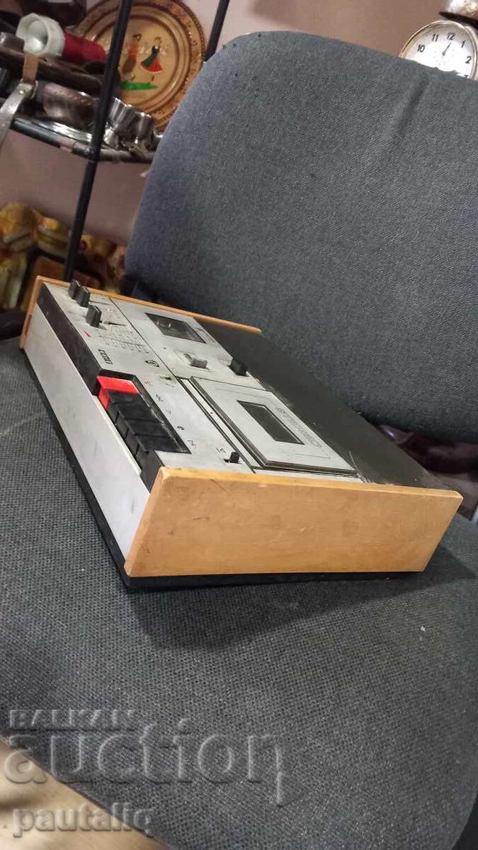 Παράδοση ΚΑΣΕΤΟΓΡΑΦΟ UNITRA Παράδοση ΚΑΣΕΤΟΓΡΑΦΟ UNITRA