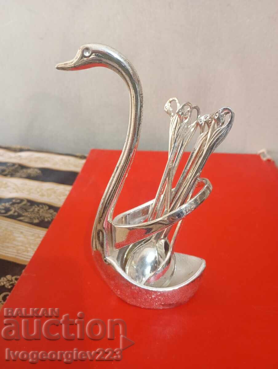 Посребрен лъжичник - Лебед