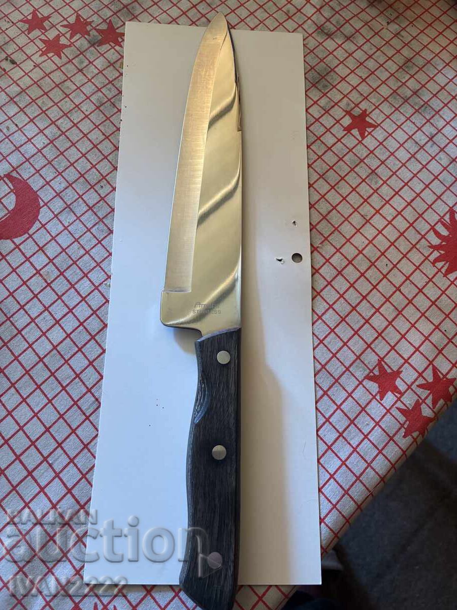 Продавам нож