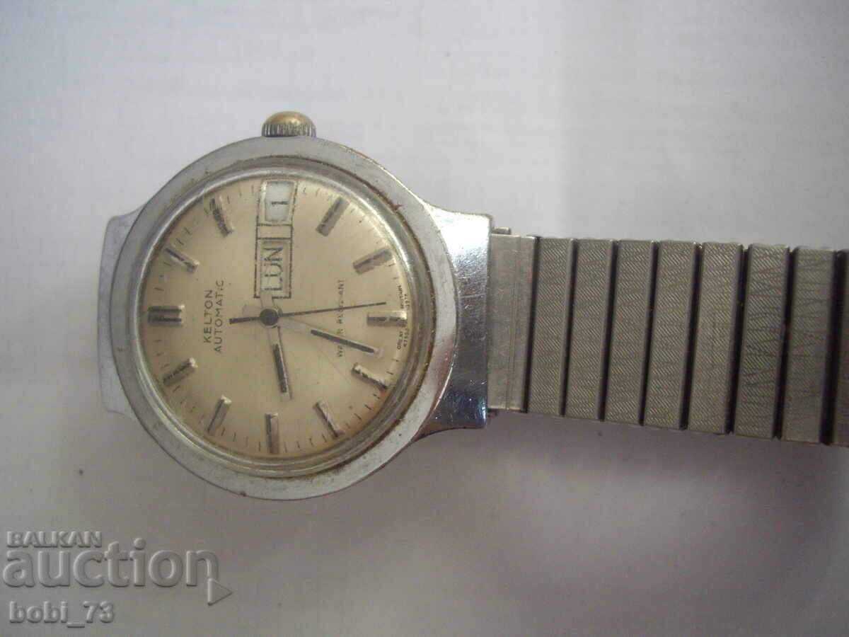 Стар автоматичен часовник.