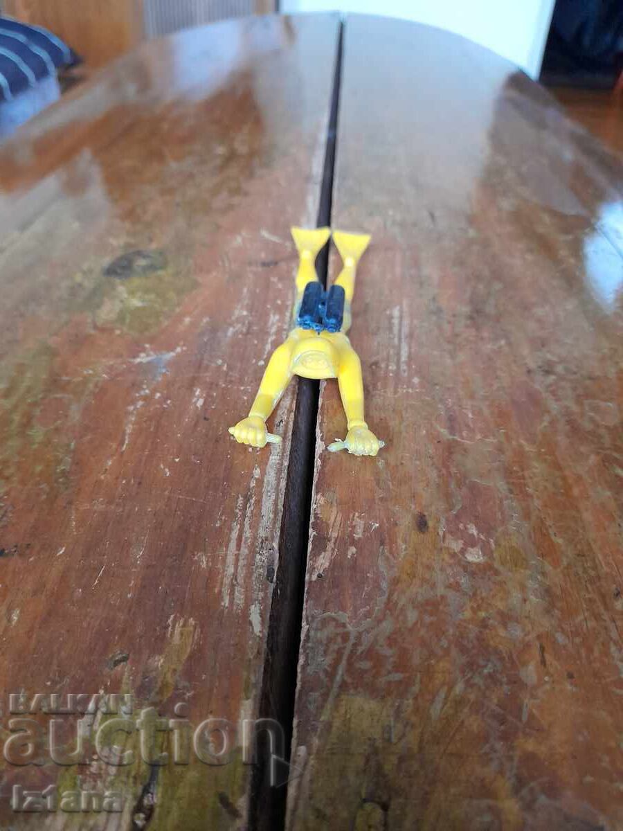 Figurină veche Scafandru cu preț € 6.00 | 11.73 BGN Figurină veche Scafandru cu preț € 6.00 | 11.73 BGN