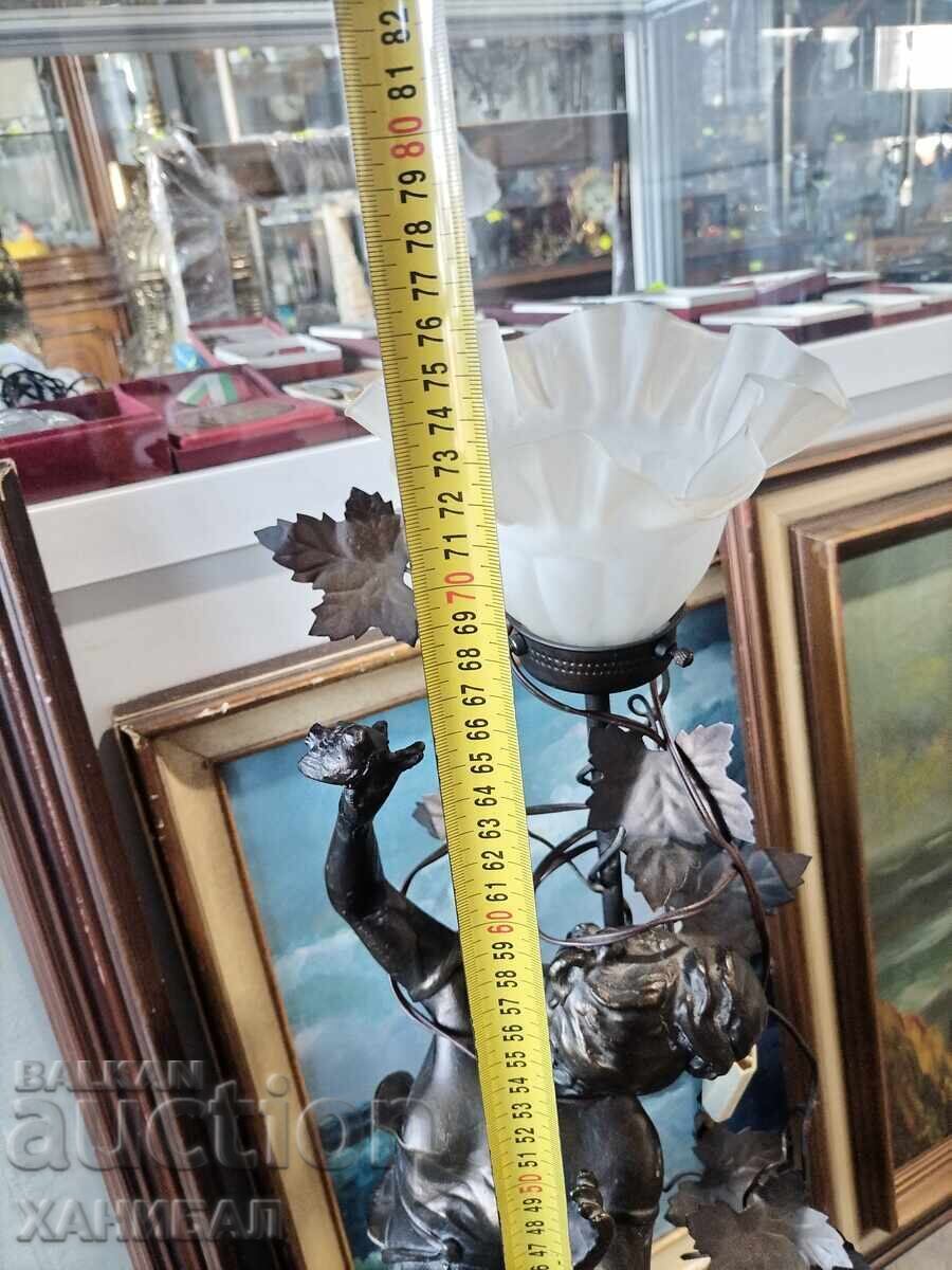 Delivery of A VERY BEAUTIFUL LAMP